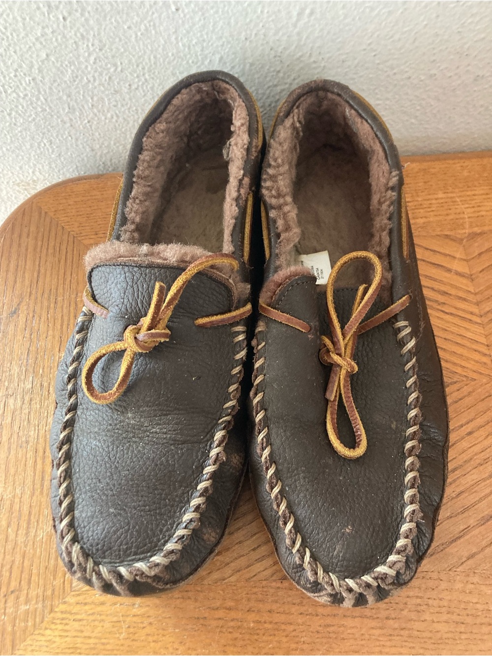 L. L. BEAN Men’s Leather Moccasins With Australian Shearling Lining (11)